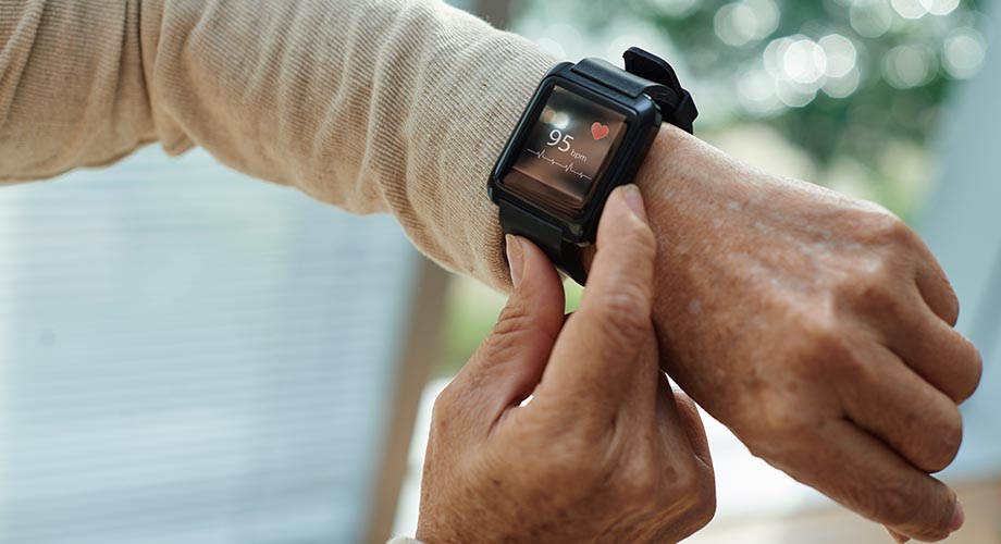 Smartwatches and fitness bands reveal individual physiological responses to COVID-19 vaccine
